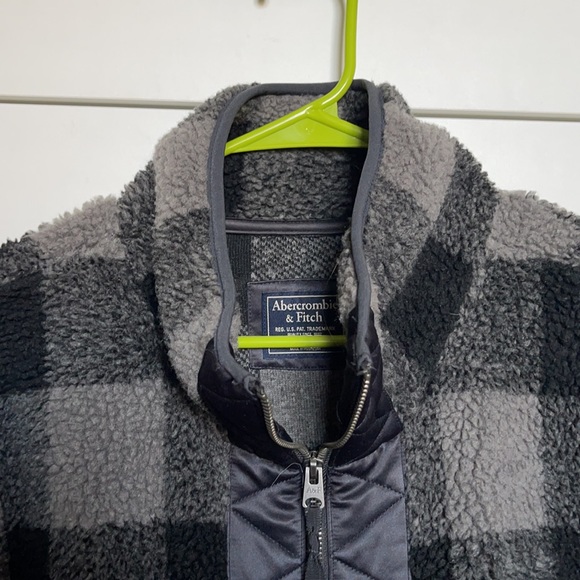 A&F Sherpa fleece zip up jacket - Picture 3 of 6